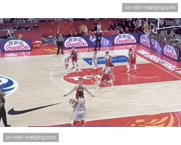 热火队加练边线球战术，斯波尔斯特拉称其为“季后赛的决胜细节”